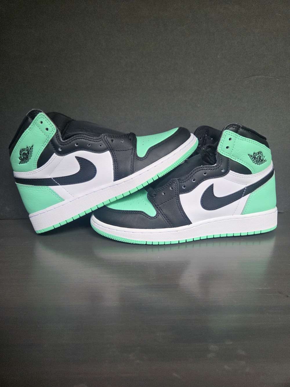 Jordan Air Jordan 1 Retro High OG GS White/Black/Green Glow Leather 6Y/7.5W